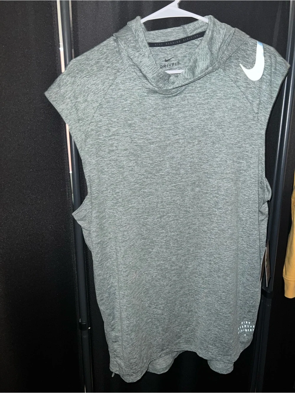 Nike Men's Heather Green Sleeveless Dri-FIT Hoodie Tank